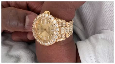 Mayweather buys a diamond encrusted Rolex for his five week 